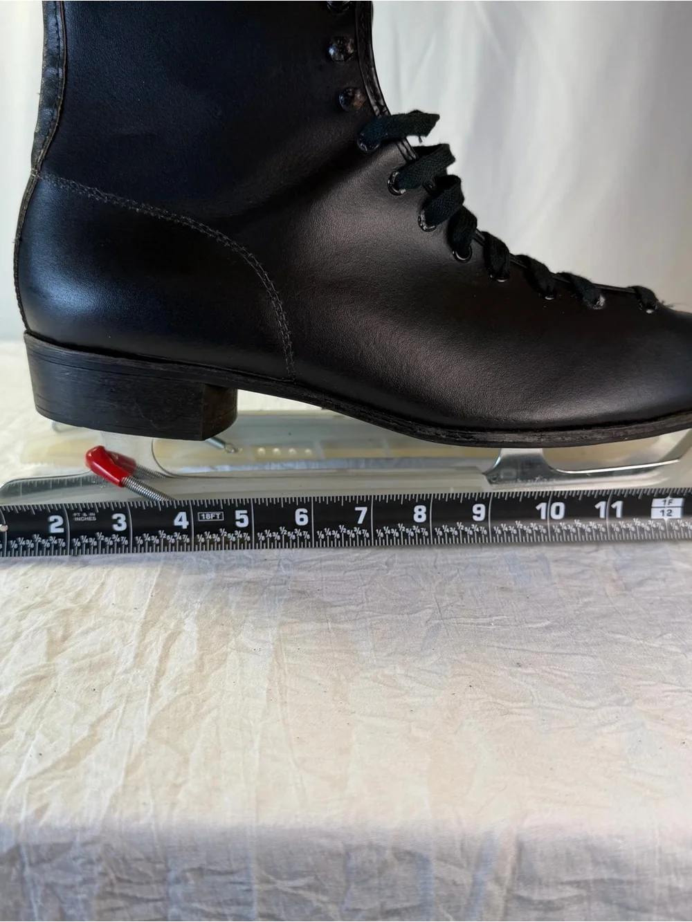 Men's Black Leather Ice Skates Classic Lace-Up Style Made in Canada Winter Decor